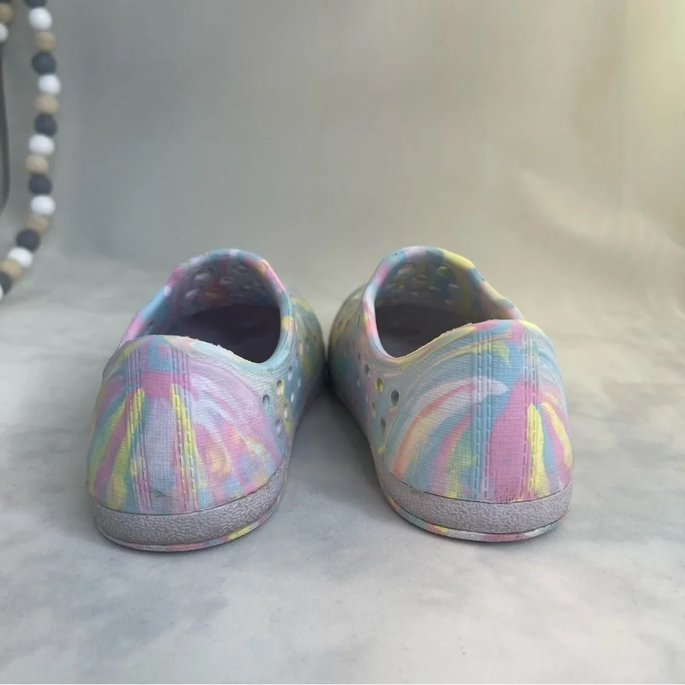 Cat & Jack Blue and Pink Water Shoes with Playful Design size 7